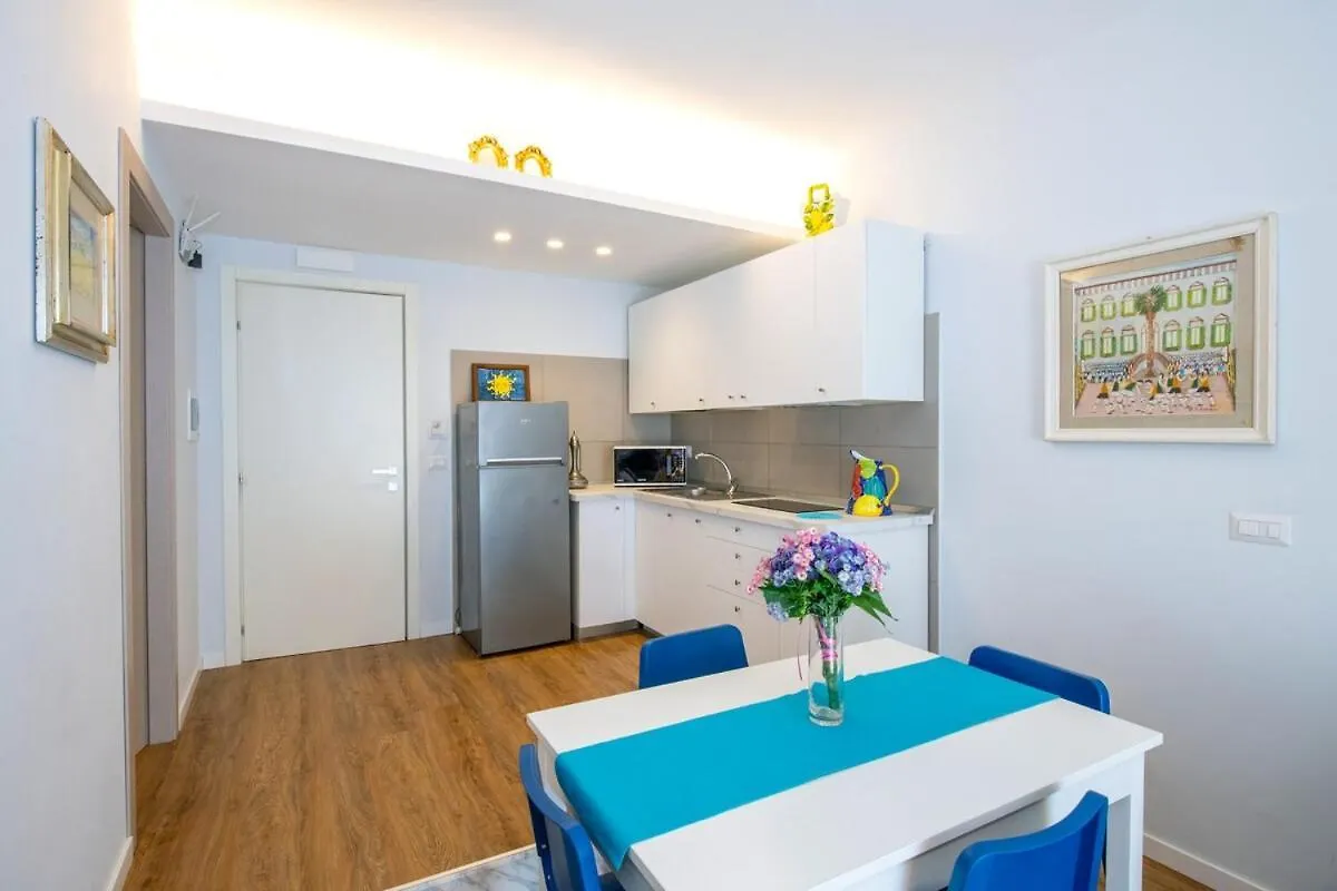 Apartment Downtown, Near Pompei Sorrento ,The Sea Portici