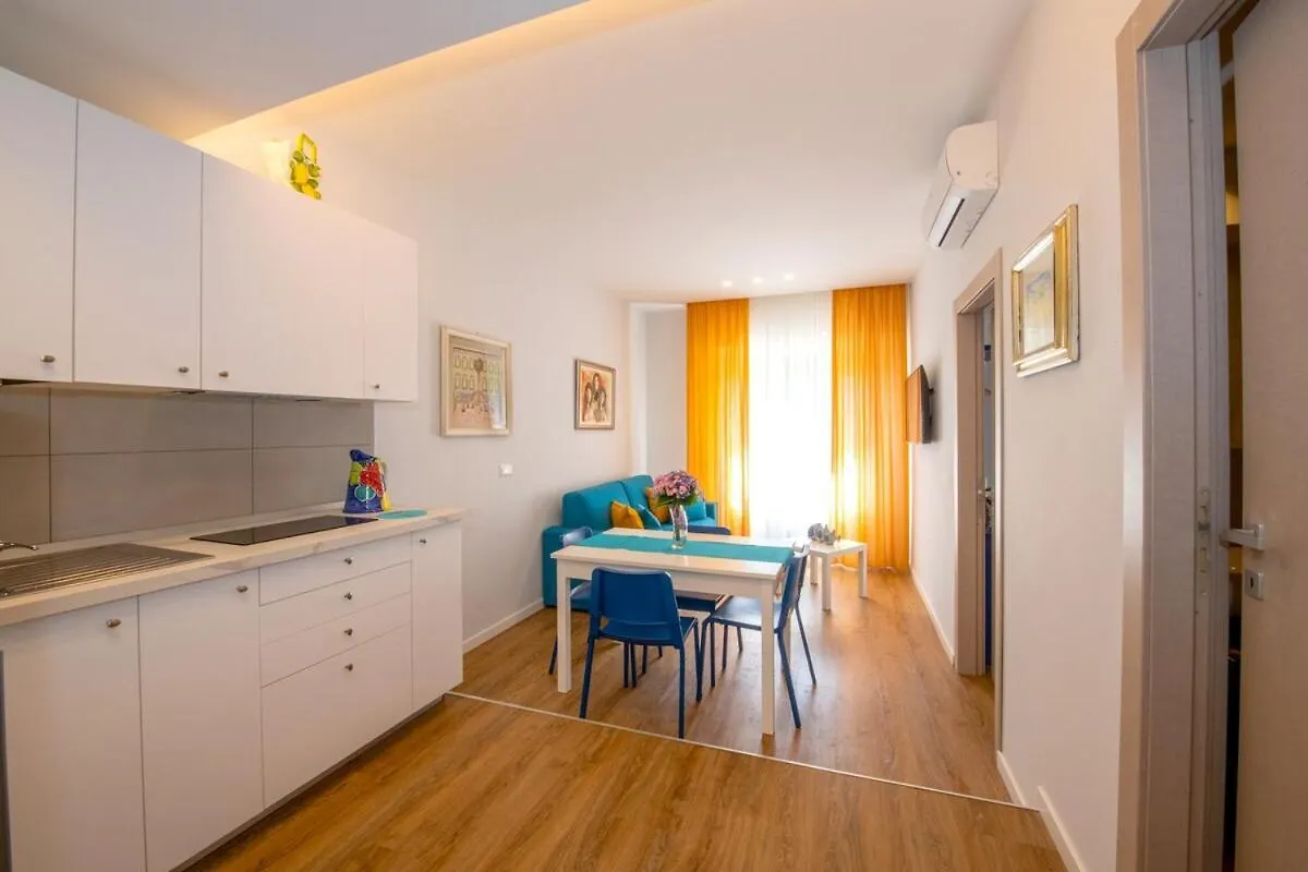 Apartment Downtown, Near Pompei Sorrento ,The Sea Portici 0*,  Italy